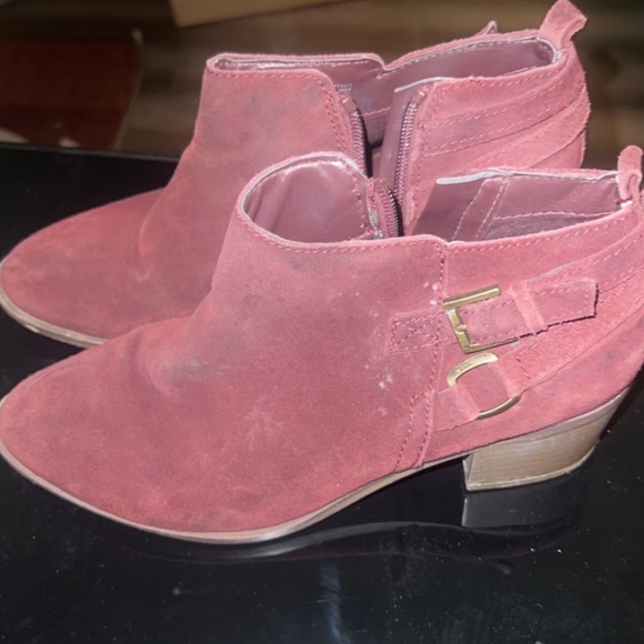 Red Boots - Picture 3 of 3